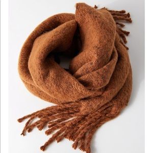 URBAN OUTFITTERS COZY NUBBY BLANKET SCARF
